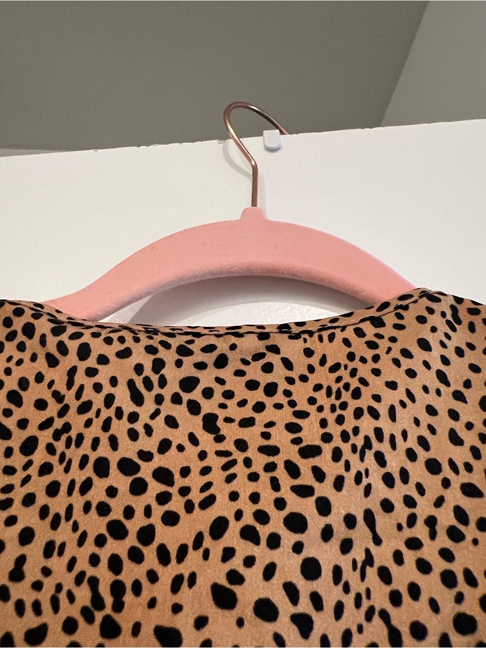 SHEIN Tan Leopard-Print Tie-Front Puff Sleeve Cropped blouse - Picture 12 of 12